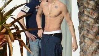 Justin Bieber senza maglia
