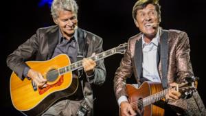 Claudio Baglioni e Gianni Morandi sul palco.