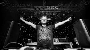 Armin van Buuren ha rilasciato sul proprio soundlcoud il brano "Safe Inside You"