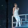 Justin Bieber vestito di bianco
