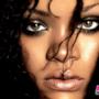Rihanna - primo piano occhi verdi