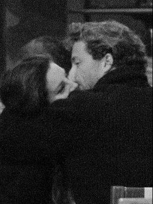 Altri baci della nuova coppia