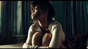 Rihanna: nel video del nuovo singolo Diamonds ha sniffato diamanti? [VIDEO]