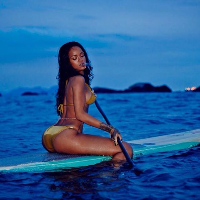 Rihanna posa per Vogue Brazil