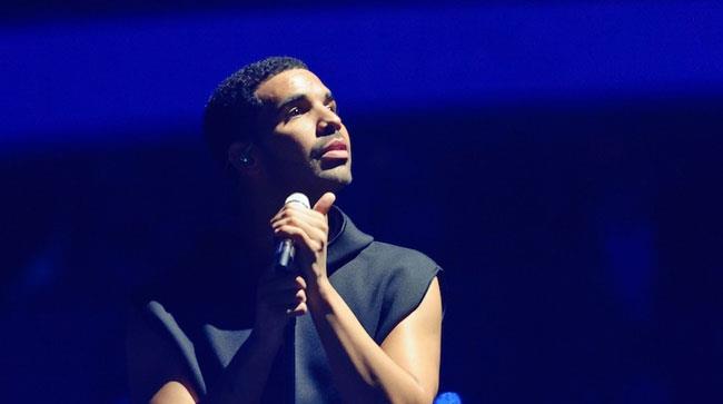 Drake sul palco dei MuchMusic Video Awards 2014