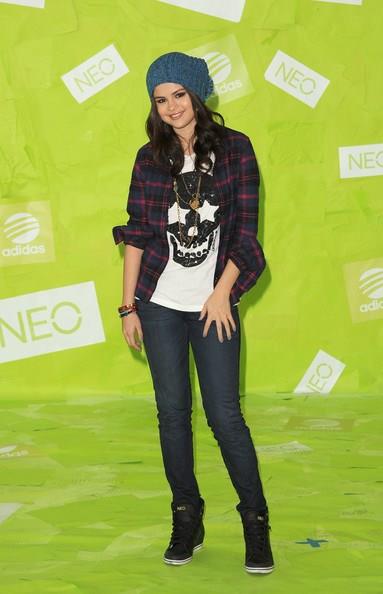 Selena Gomez Lookbook - 46