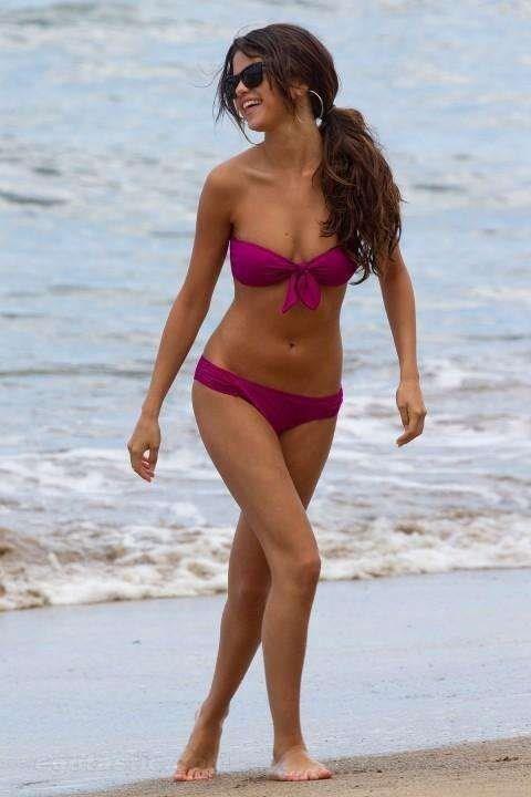 Selena Gomez in Bikini le 30 foto migliori - 14