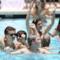 One Direction in piscina a Miami: Harry e Niall fanno impazzire le fan!