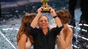 Sanremo 2011, vince Roberto Vecchioni secondi Emma e i Modà