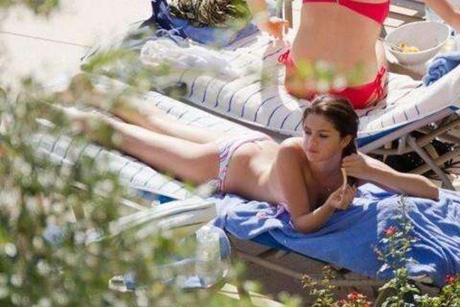 Selena Gomez in Bikini le 30 foto migliori - 11
