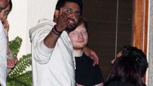 Ed Sheeran con Abhishek Bachchan a Mumbai