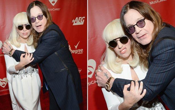 Ozzy Osbourne abbraccia Lady Gaga