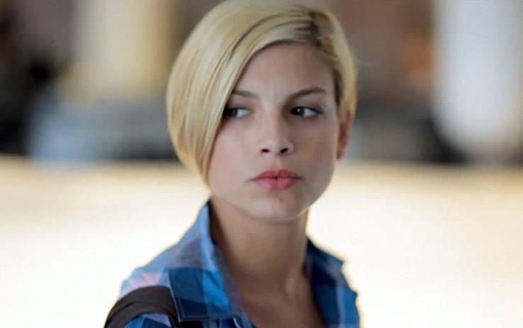 Emma Marrone caschetto biondo