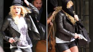 Britney Spears con pistola per Criminal, Londra non gradisce