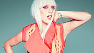 Lady Gaga in abito rosso