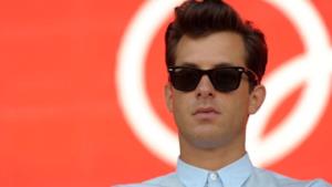 Classifica UK 2 febbraio 2015, settima medaglia d'oro per Mark Ronson