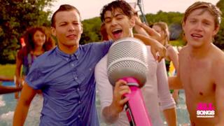 One Direction - Live While We're Young 