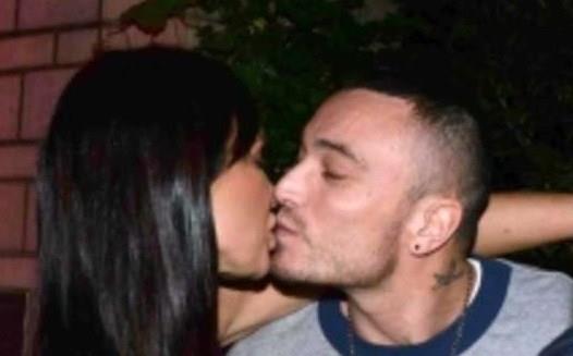 Gue Pequeno bacio Nicole Minetti - 4