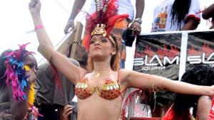 Rihanna hot e sexy (più del solito) alle Barbados (FOTO e VIDEO)