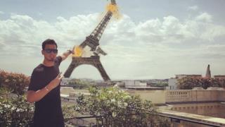 Afrojack vittima di Photoshop: il DJ distrugge la Tour Eiffel