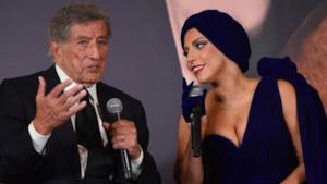 Tony Bennett e Lady Gaga durante la conferenza stampa di Bruxelles