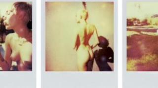 Miley Cyrus nuda in giadino