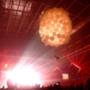 Palloncini illuminati e ballerine volanti all'Amsterdam Music Festival 2014