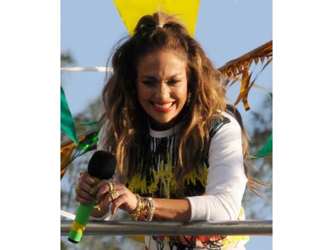 Jennifer Lopez appoggiata al palco di Fort Lauderdale