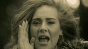 Adele nel video ufficiale di Hello