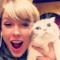 Taylor Swift su Instagram con il gatto