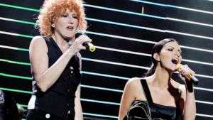 Fiorella Mannoia e Laura Pausini cantano insieme sul palco
