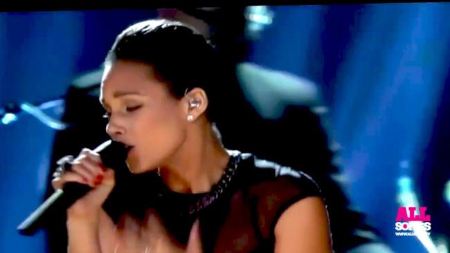 Alicia Keys - Maroon 5 Preformance Grammy Awards 2013 - 1