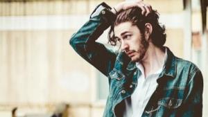 Hozier, il cantante di Take me to Church