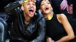 Rihanna e Chris Brown Sorridenti