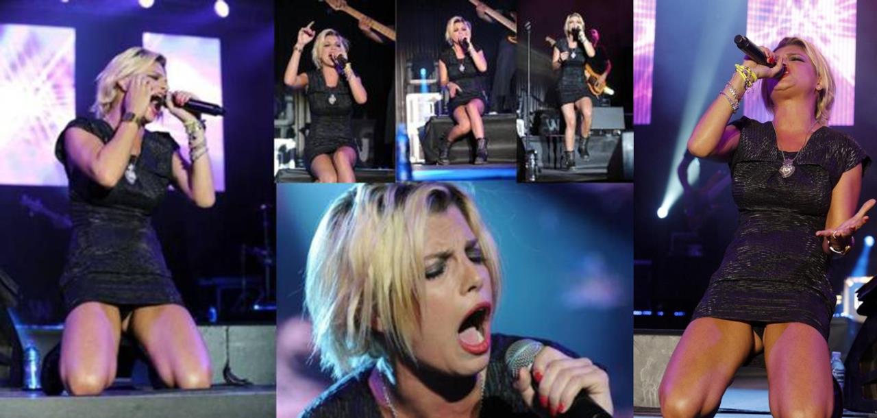 Emma Marrone e le mutandine nere