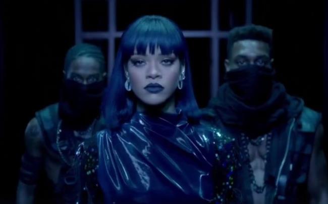 Rihanna in uno dei teaser di ANTI