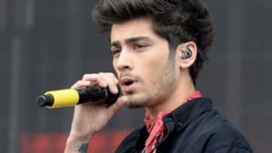 Zayn Malik con il microfono