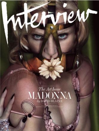 Madonna con fiore in bocca