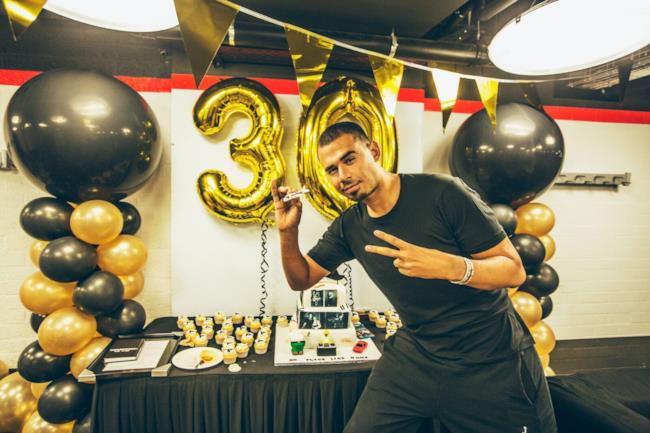 Nick Van de Wall al festeggiamento dei suoi 30 anni. 30 candeline per l'ecclettico DJ olandese Afrojack.