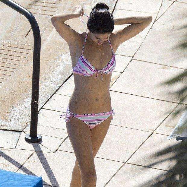 Selena Gomez in Bikini le 30 foto migliori - 20