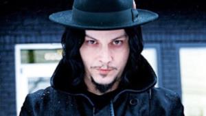 Jack White con cappello nero