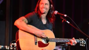 Il cantante Myles Kennedy