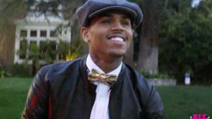 Chris Brown: il video di Fine China omaggia Michael Jackson e parla di Rihanna