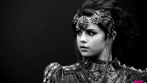 Selena Gomez, Slow Down: il nuovo singolo dall'album Stars Dance (tracklist e cover)