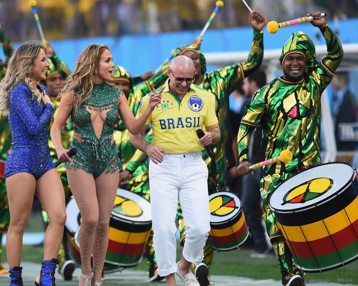 Claudia Leitte, Jennifer Lopez e Pitbull