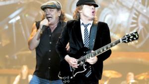 Brian Johnson e Angus Young