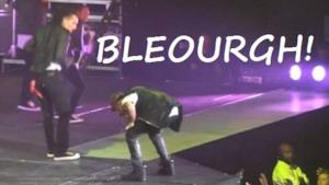 Justin Bieber si sente male e vomita sul palco [VIDEO]