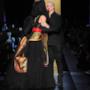 Bacio fra Conchita Wurst e Jean Paul Gaultier