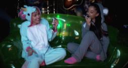 Miley Cyrus e Ariana Grande vestite da unicorno e topolino