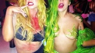 Lady Gaga vestita da marijuana Halloween 2012 foto - 1
